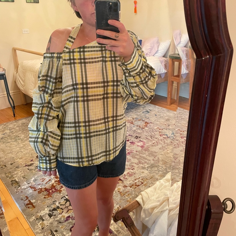 One shoulder, plaid blouse